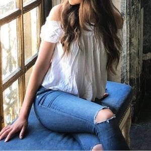 Talula/ Aritzia XXS off shoulder white crinkle top